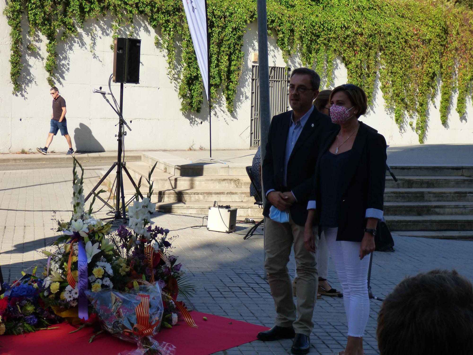 Figueres celebra l'acte institucional de la Diada a la plaça Frederic Marès