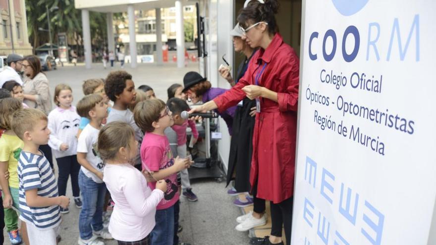 Los más pequeños disfrutaron de las aventuras del Colegio Oficial de Ópticos Optometristas de la Región de Murcia.