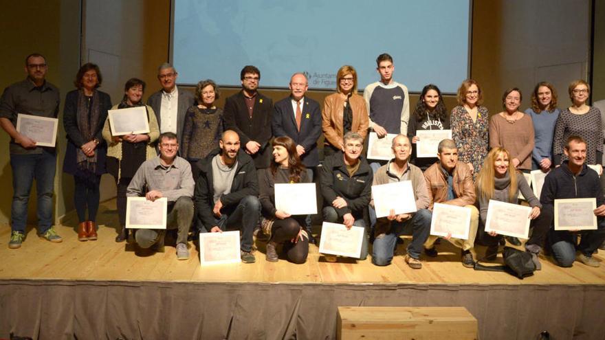 Els guardonats en els Premis d&#039;Educació Josep Pallach, a l&#039;auditori del Convent dels Caputxins