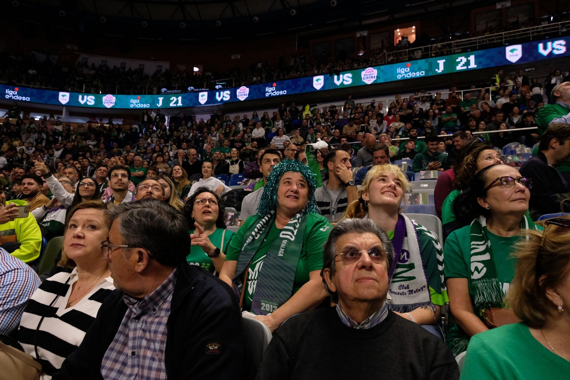 La afición celebra el título de Copa en la previa del Unicaja - Girona