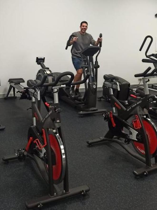 El isleño Luis Arosa, aspirante socialista, en el gimnasio.