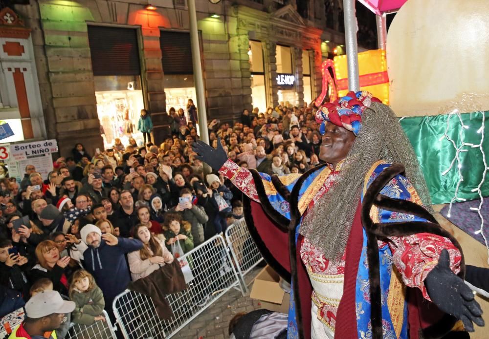 Las imágenes de la Cabalgata de Reyes de Vigo 2019