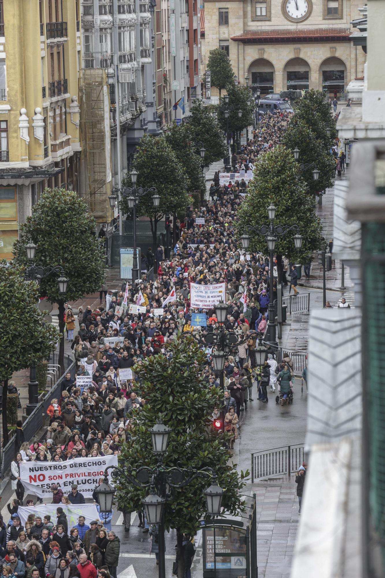 Manifestación de sanitarios en Oviedo