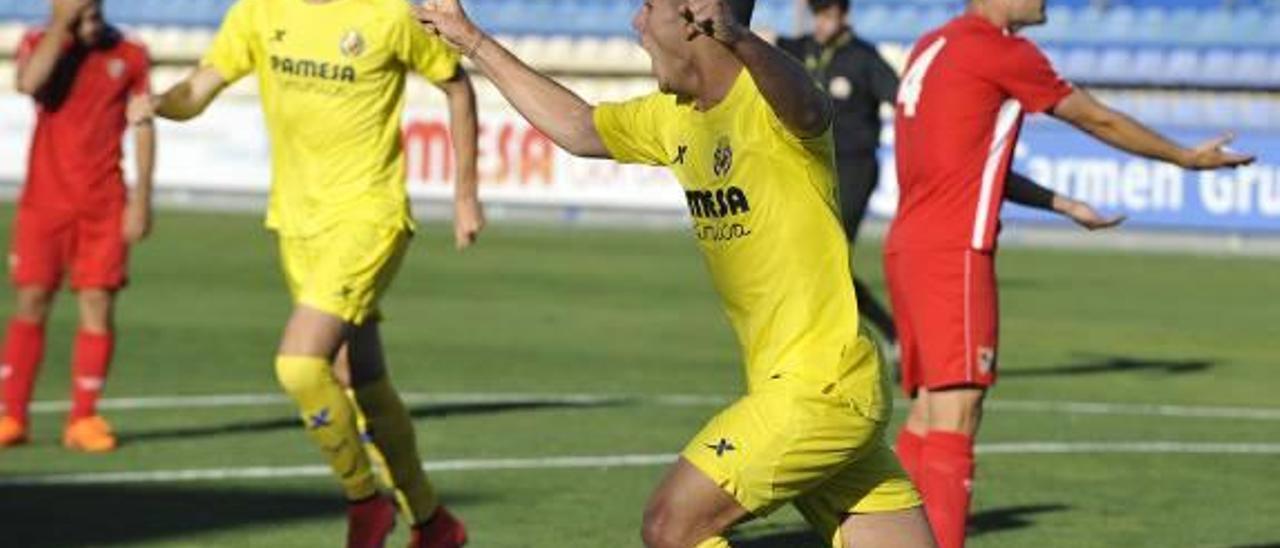 El Villarreal golea al Sevilla y acaricia los cuartos