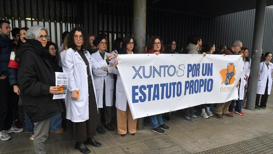 La huelga de médicos en Galicia arranca con un seguimiento del 20%, según Sanidade