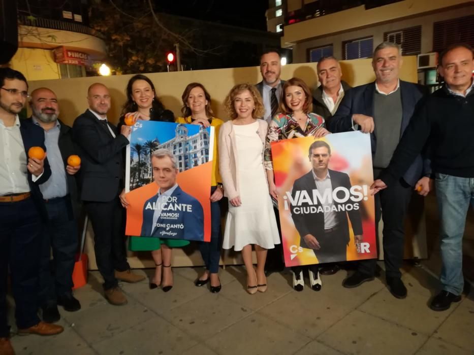 La pegada de carteles da inicio oficial a la campaña electoral