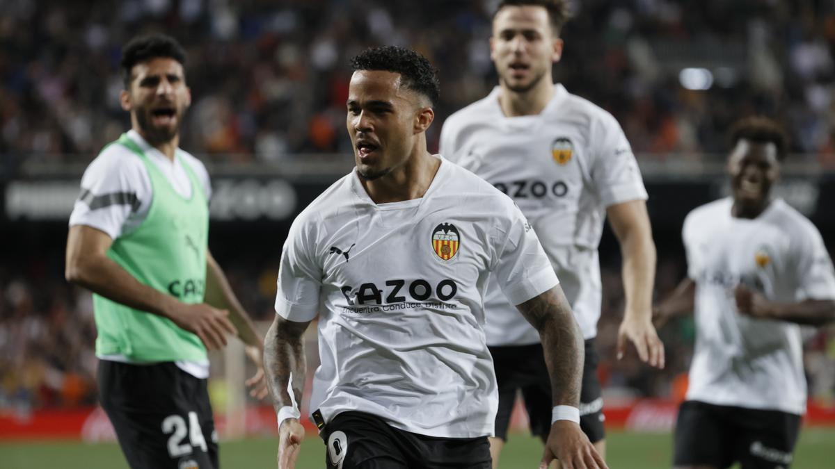 Resumen, goles y highlights de Valencia 1 - 0 Osasuna de la jornada 25 de LaLiga Santander