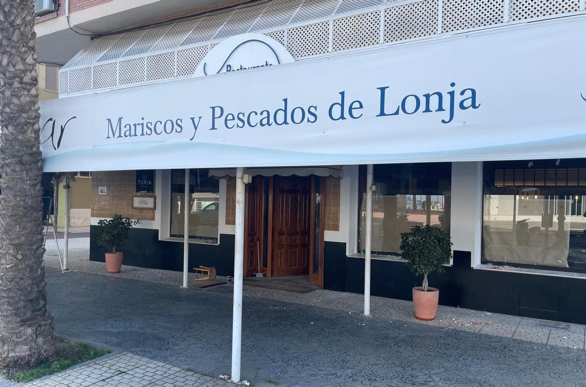 Las obras ya han comenzado en el interior del local.