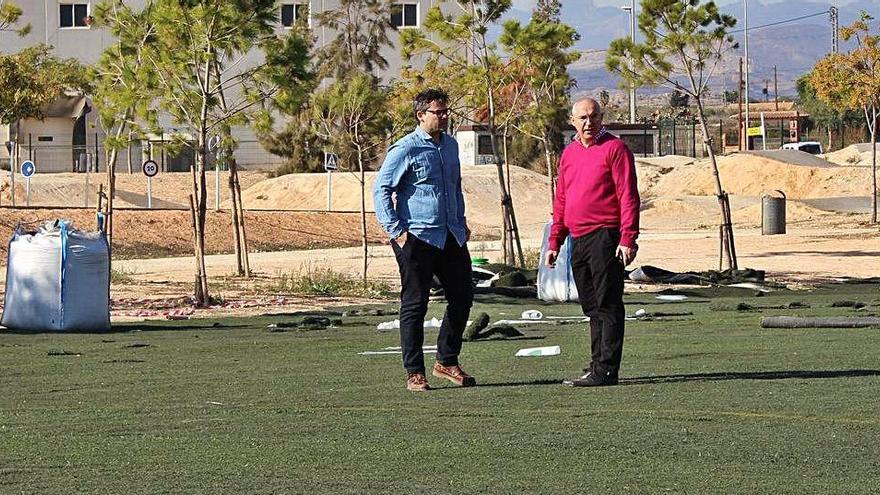 San Vicente estudiará homologar el campo de fútbol del parque norte para ganar espacios