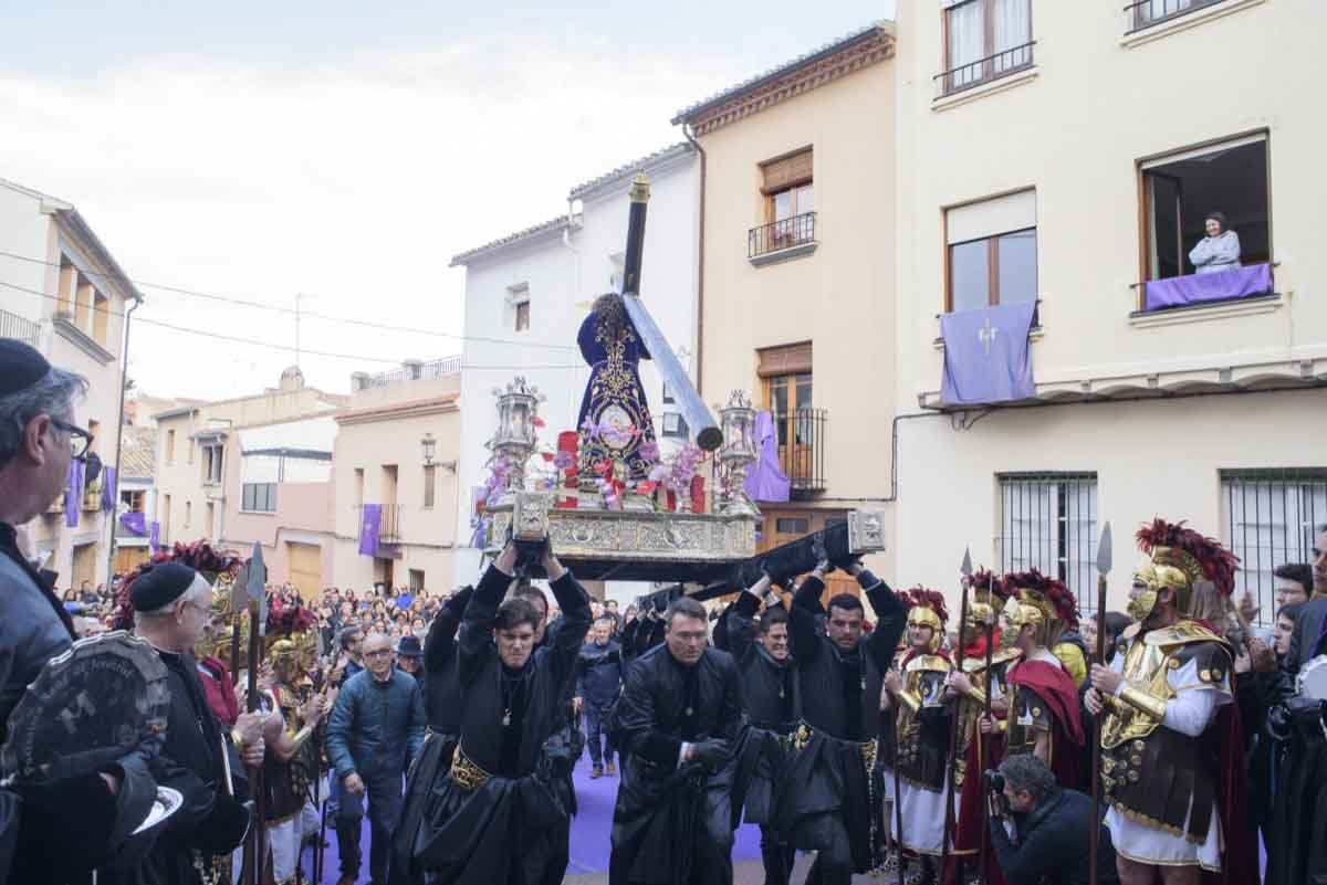 Vuelve a los últimos Viacrucis de la Semana Santa de Sagunt.