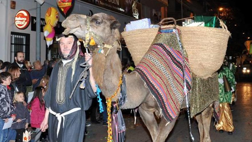 Recullen firmes contra l&#039;ús d&#039;animals a la cavalcada de Reis de Figueres