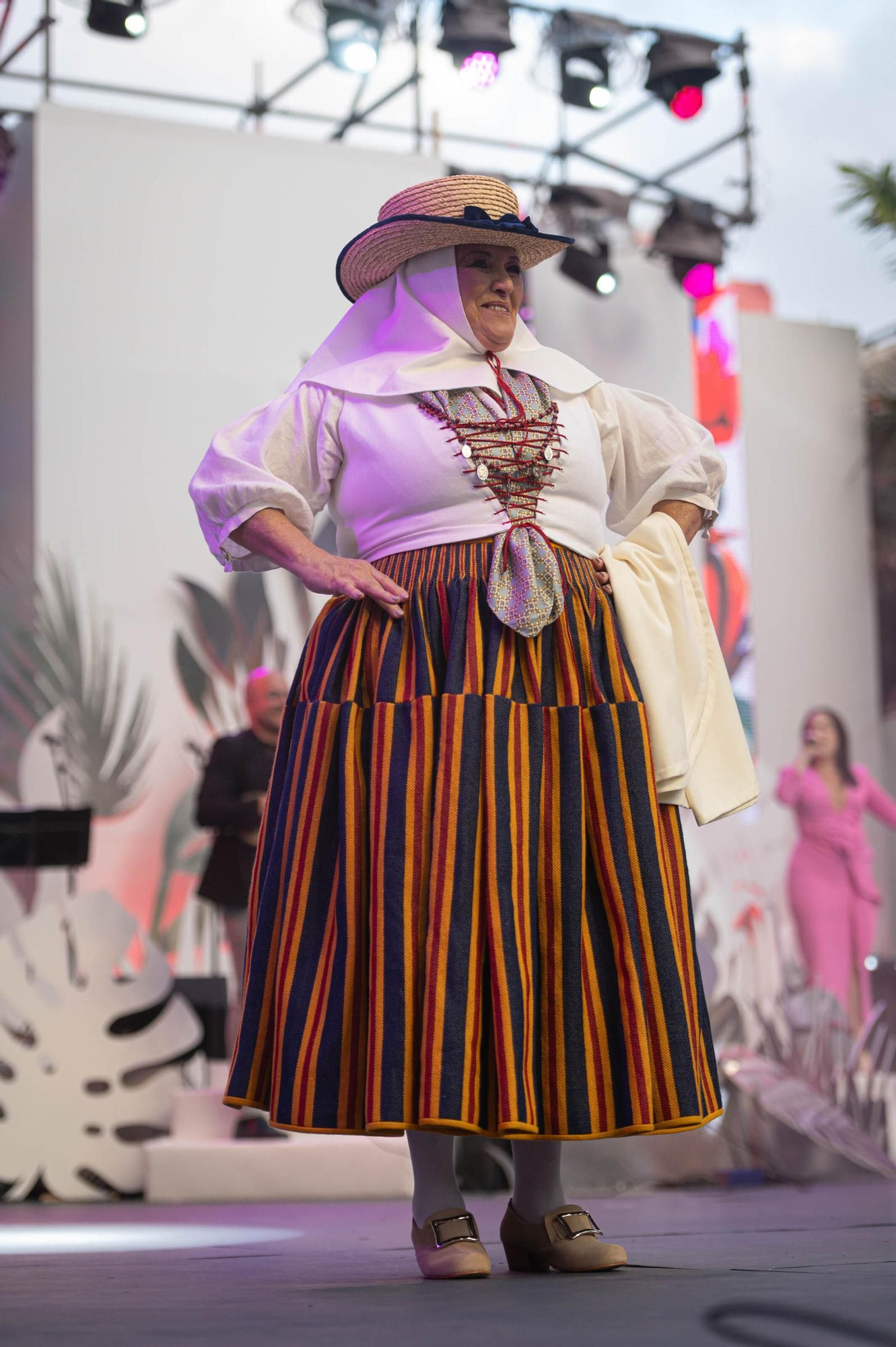 Gala de elección de la primera reina de los mayores de las Fiestas de Mayo