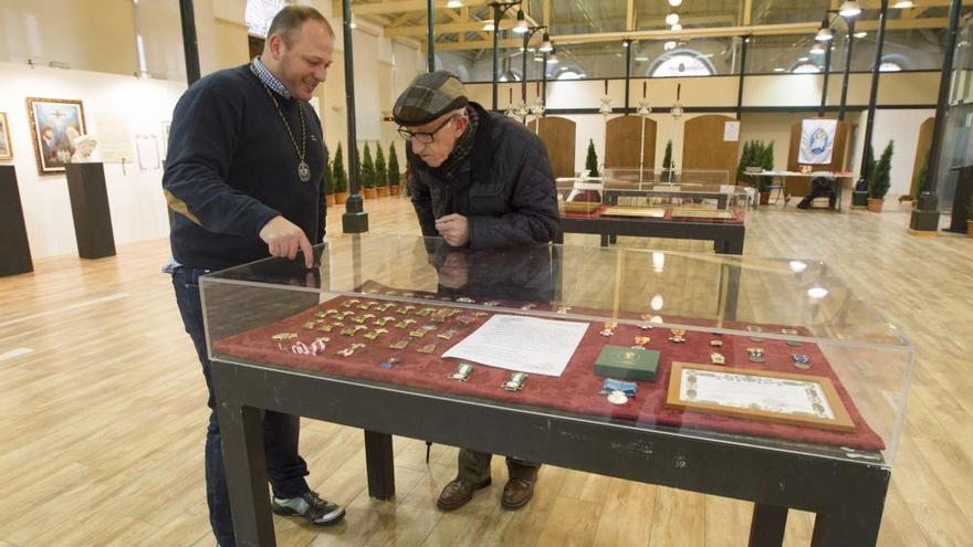 Exposición de Semana Santa en la plaza de Trascorrales