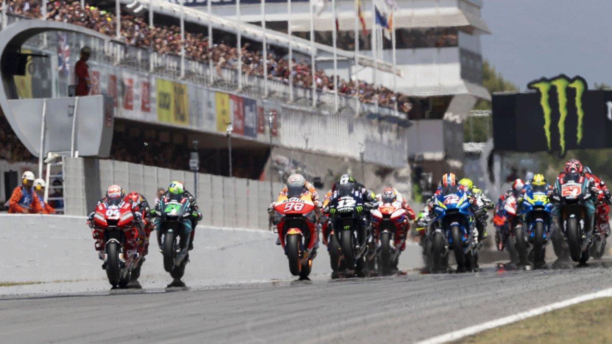 El momento de la salida del GP de Catalunya de MotoGP