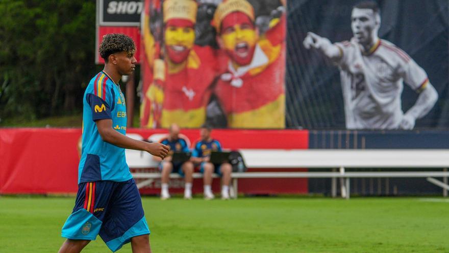 Lamine Yamal durante un entrenamiento de la selección española en Chattanooga (EE.UU.)