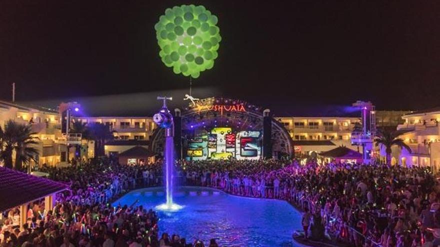 Una fiesta en la terraza de Ushuaïa este verano.