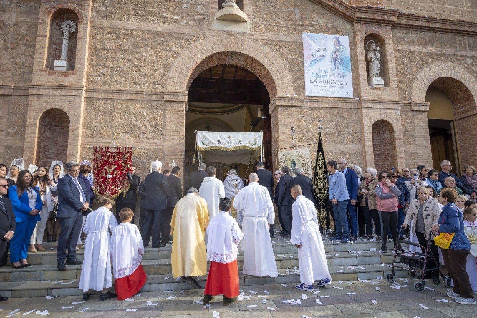 Las imágenes de la procesión del Encuentro del Domingo de Resurrección en Torrevieja