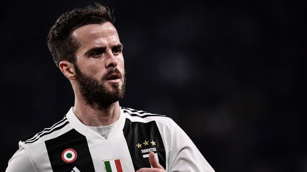 Pjanic podría fichar por el Barça