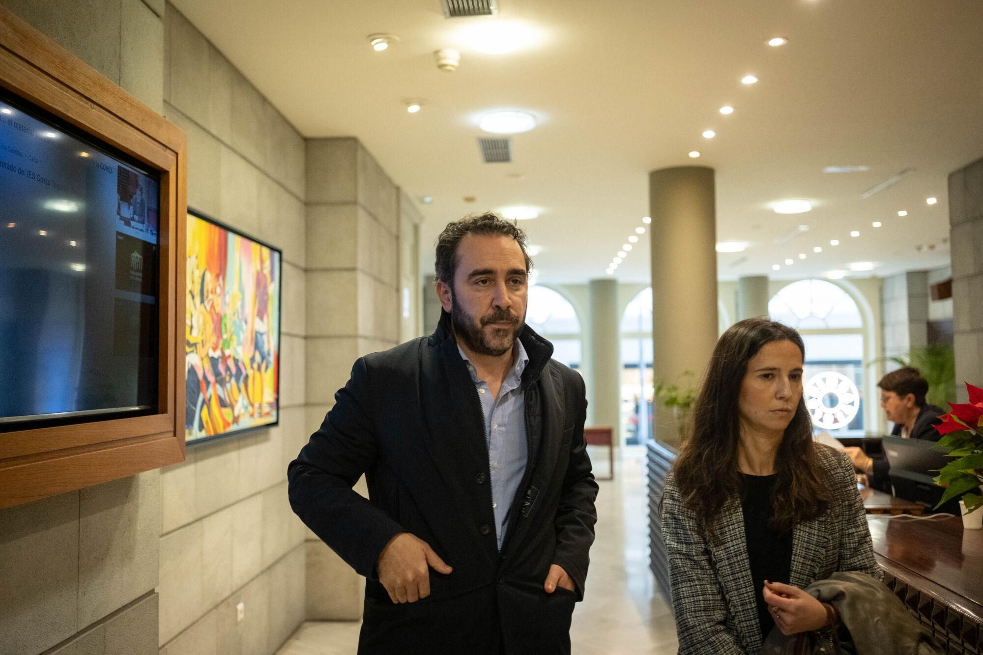 Aldama acude a la comisión de investigación del 'caso Mascarillas' en el Parlamento de Canarias