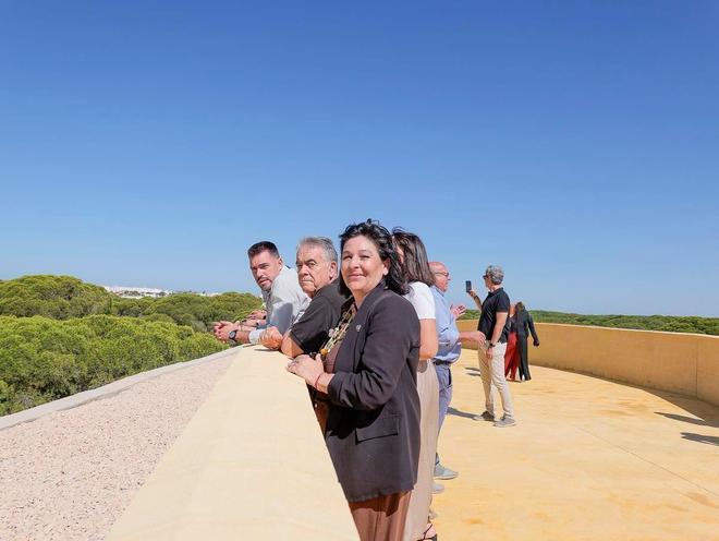 FOTOGALERÍA | Así es el mirador 'Puerta de Doñana' en Matalascañas, ya abierto al público