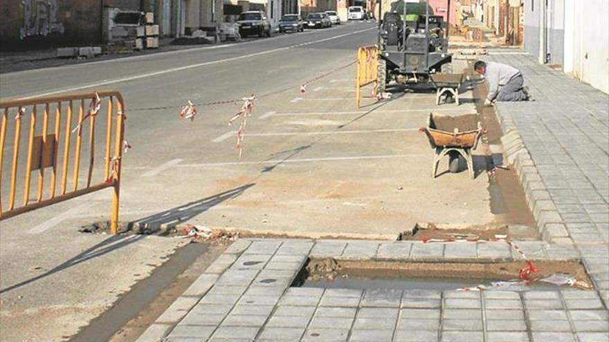 Adecuan una vía peatonal para el bulevar San Jaime