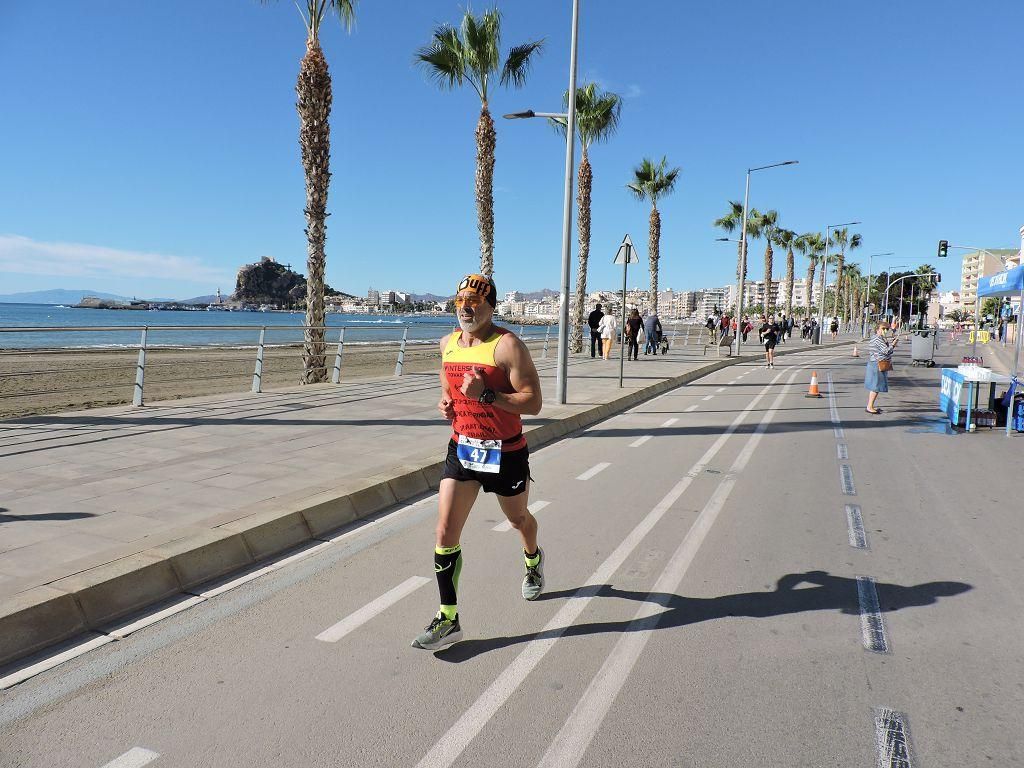 Estos todas las imágenes de la Media Maratón de Águilas