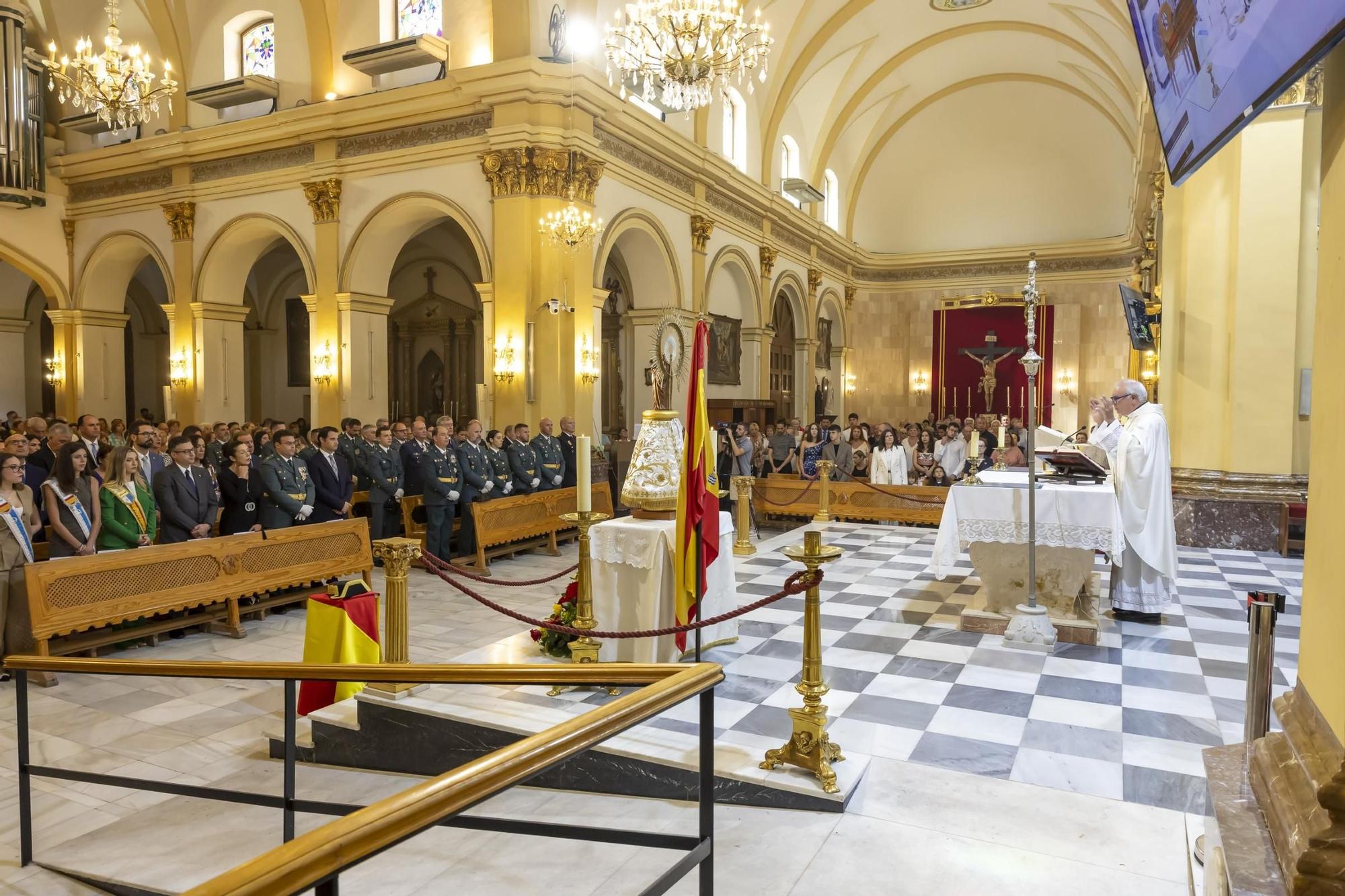 Misa en honor a la patrona la Virgen del Pilar y acto castrense por la Fiesta Nacional de la Guardia Civil de Torrevieja