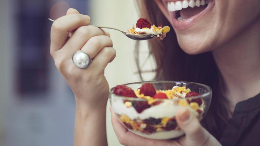 Set aliments amb els que t&#039;atiparàs però no engreixaràs