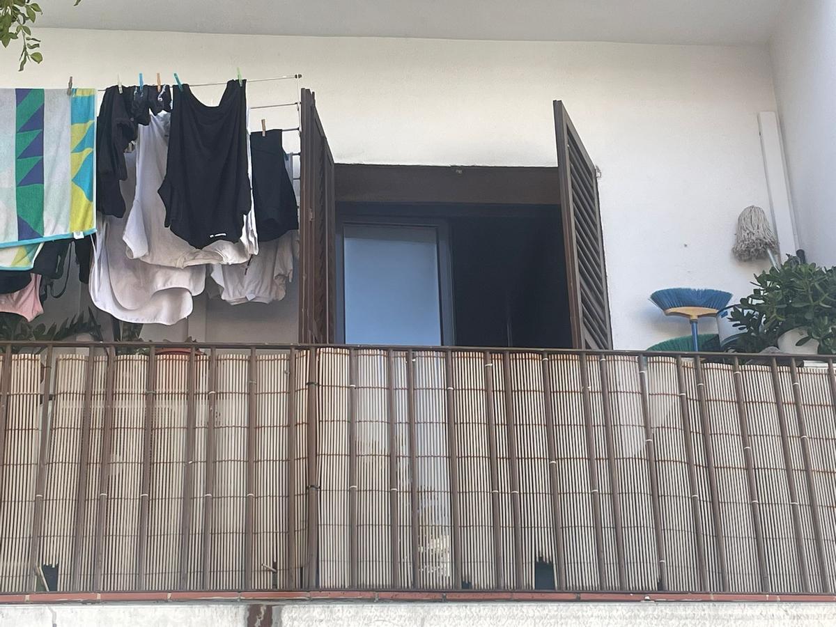 Todas las imágenes del incendio en una vivienda de ses Figueretes, en Ibiza Todas las imágenes del incendio en una vivienda de ses Figueretes, en Ibiza