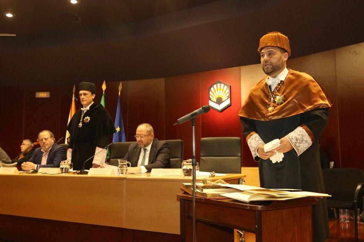 Sesión de investidura del rector y toma de posesión de los miembros del Consejo de Dirección