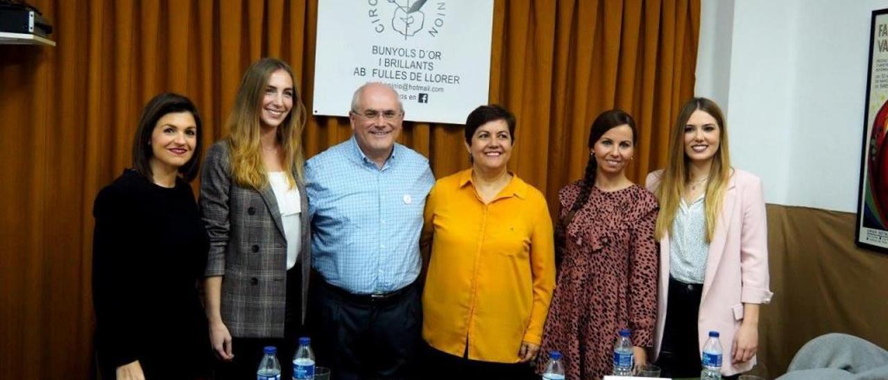 Las falleras participantes en el debate.