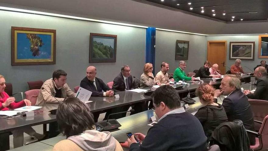 La reunión del área metropolitana, ayer, en Oviedo.