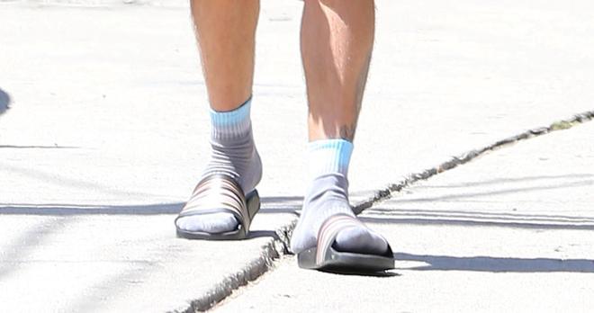 Las chanclas con calcetines de Justin Bieber