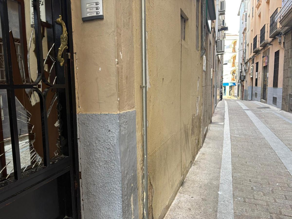 La Policía Local de Plasencia redobla sus esfuerzos para evitar molestias a vecinos por locales de ocio.