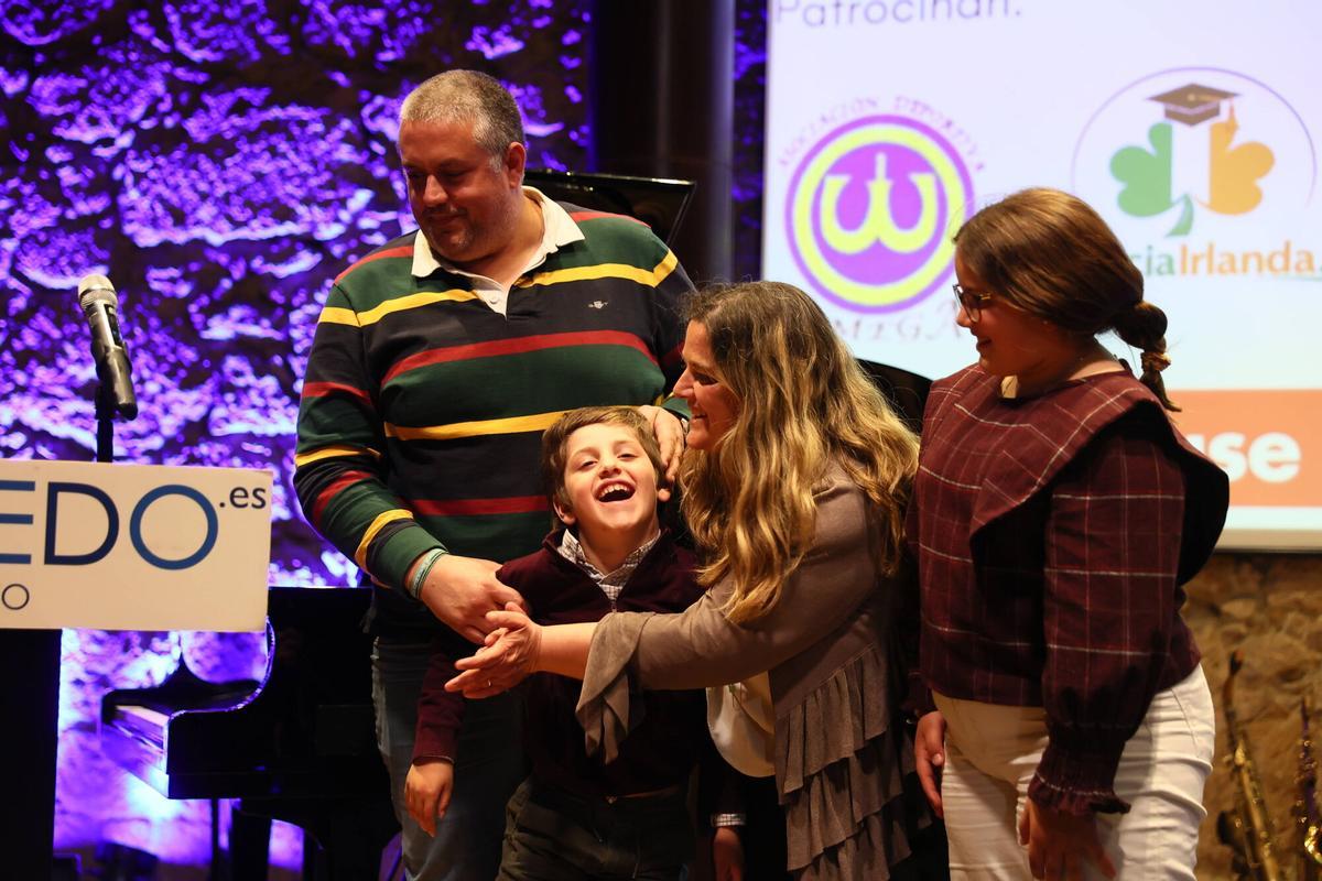 El pequeño Javi y su familia.