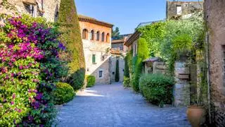 El pueblo medieval que parece sacado de Disney y se encuentra a solo una hora de Barcelona