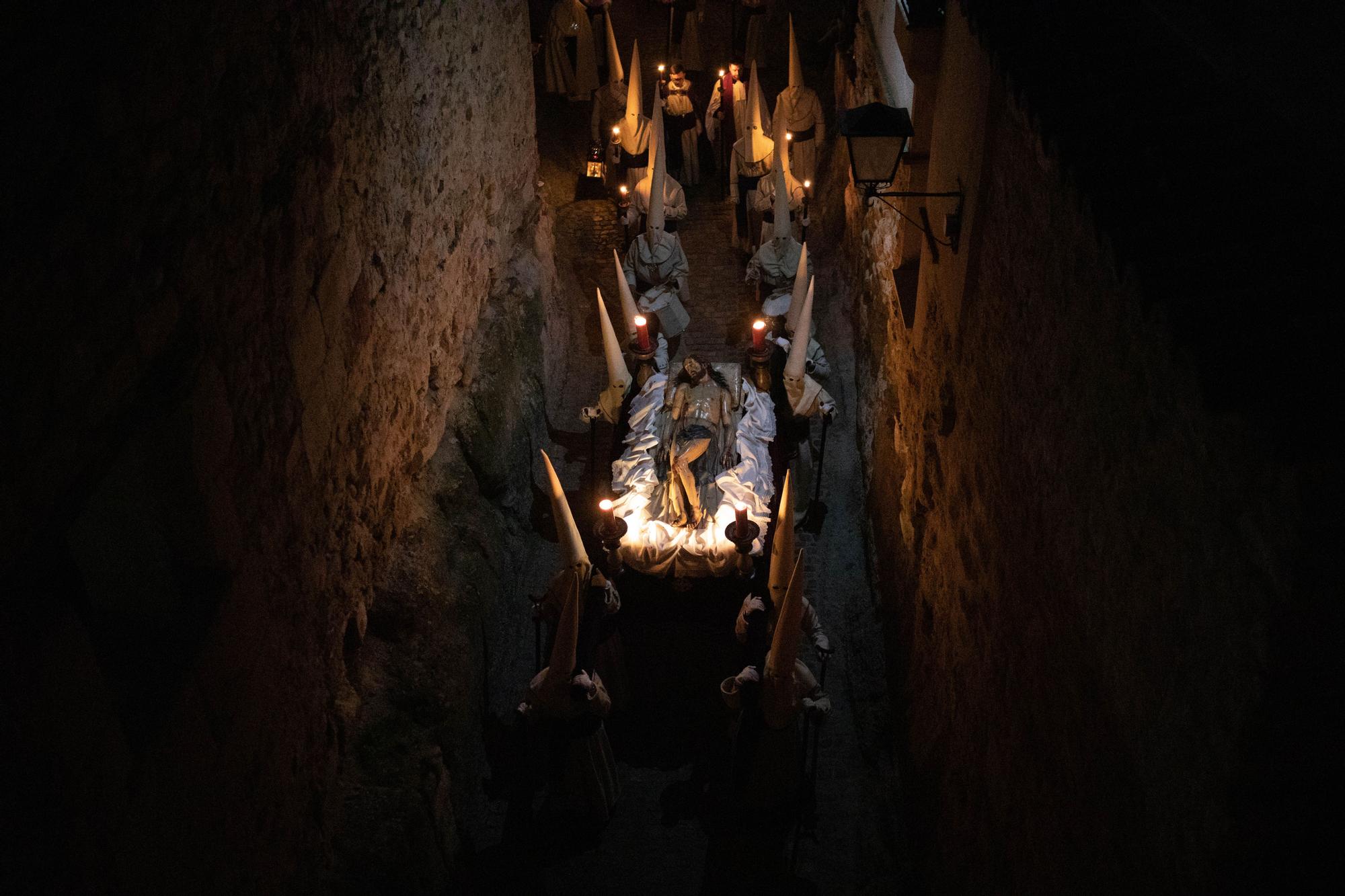 GALERIA | La procesión de Jesús Yacente en imágenes