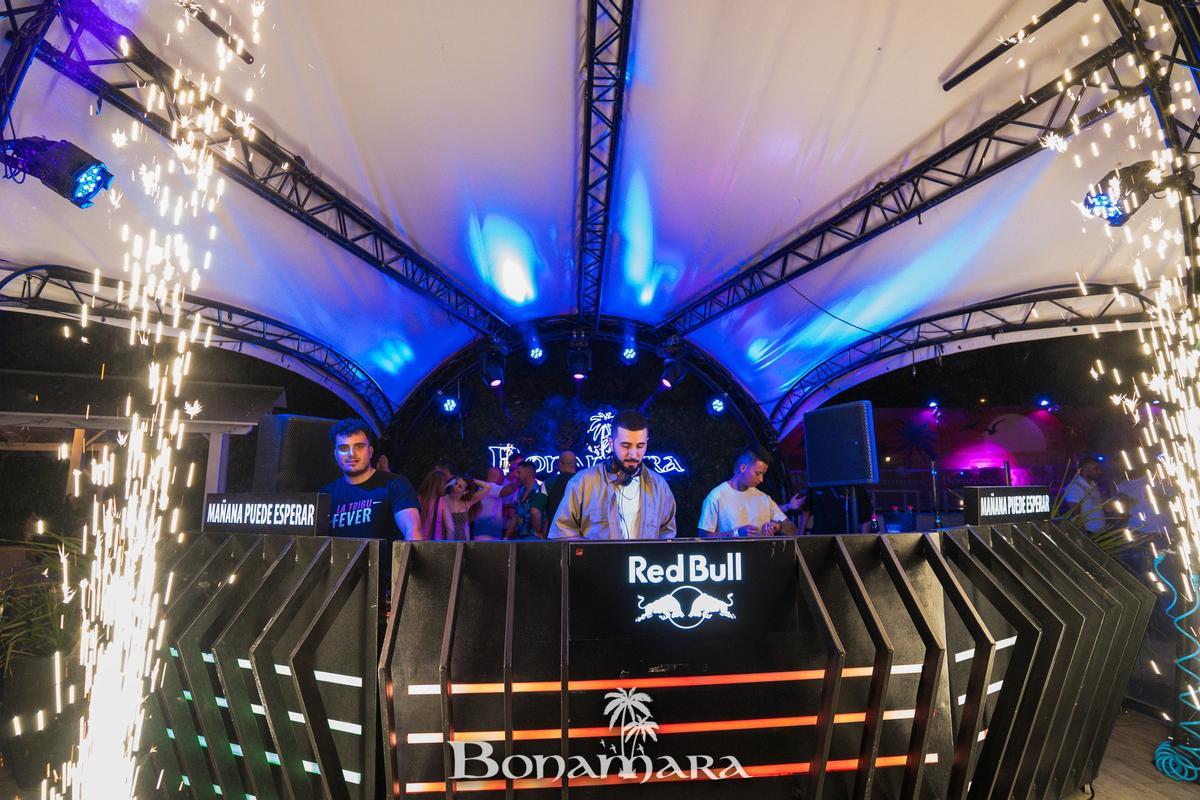 Imagen de Djs en la fiesta del 20 de julio de 2025 en Bonamara.