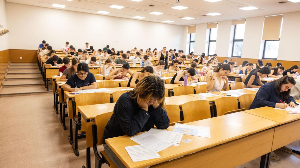 Alumnado de las PAU en la UJI el pasado junio.