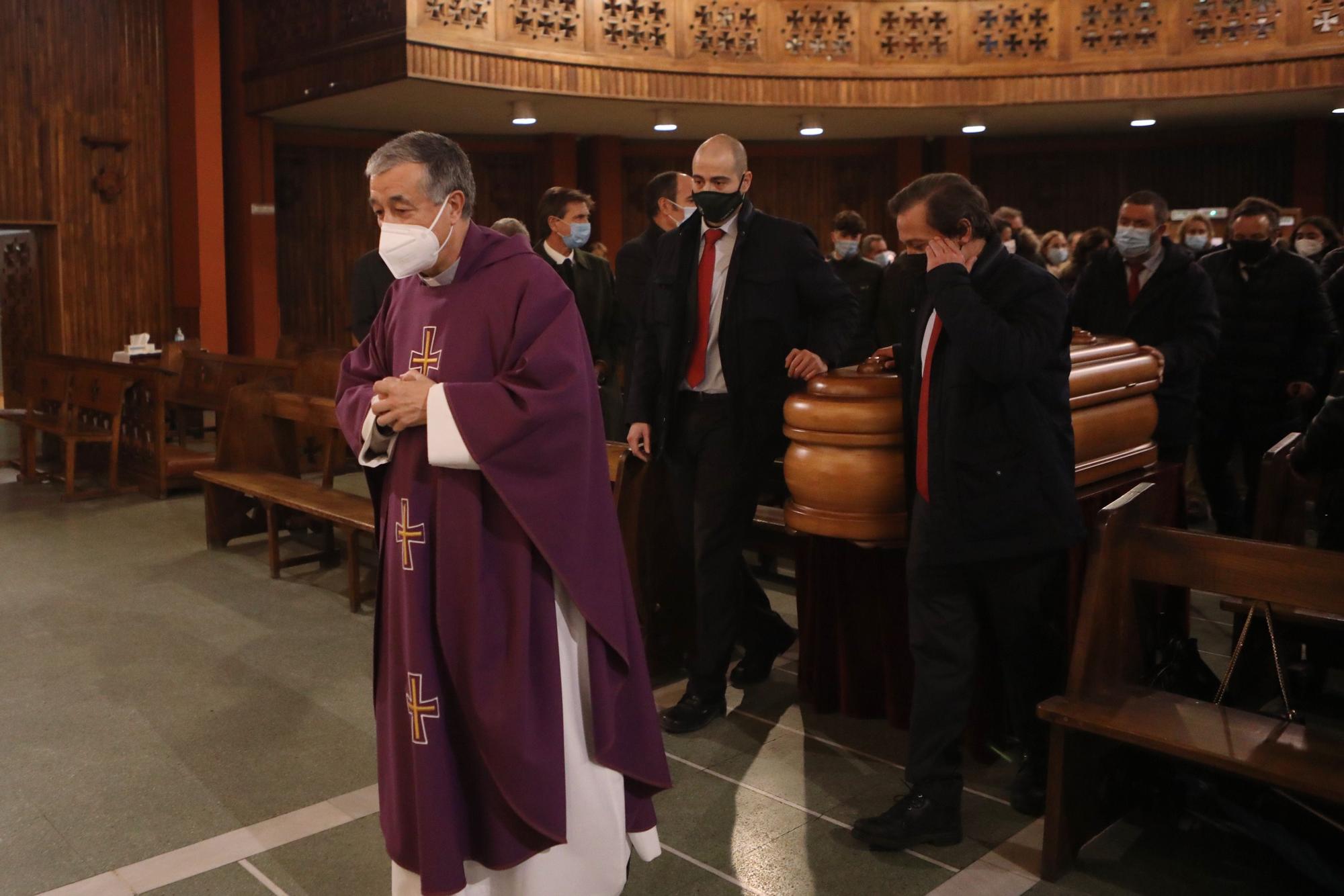 En imágenes: Funeral por Ingeborg Reiber, histórica tesorera y presidenta de Nuevo Futuro y viuda de Carlos Tartiere