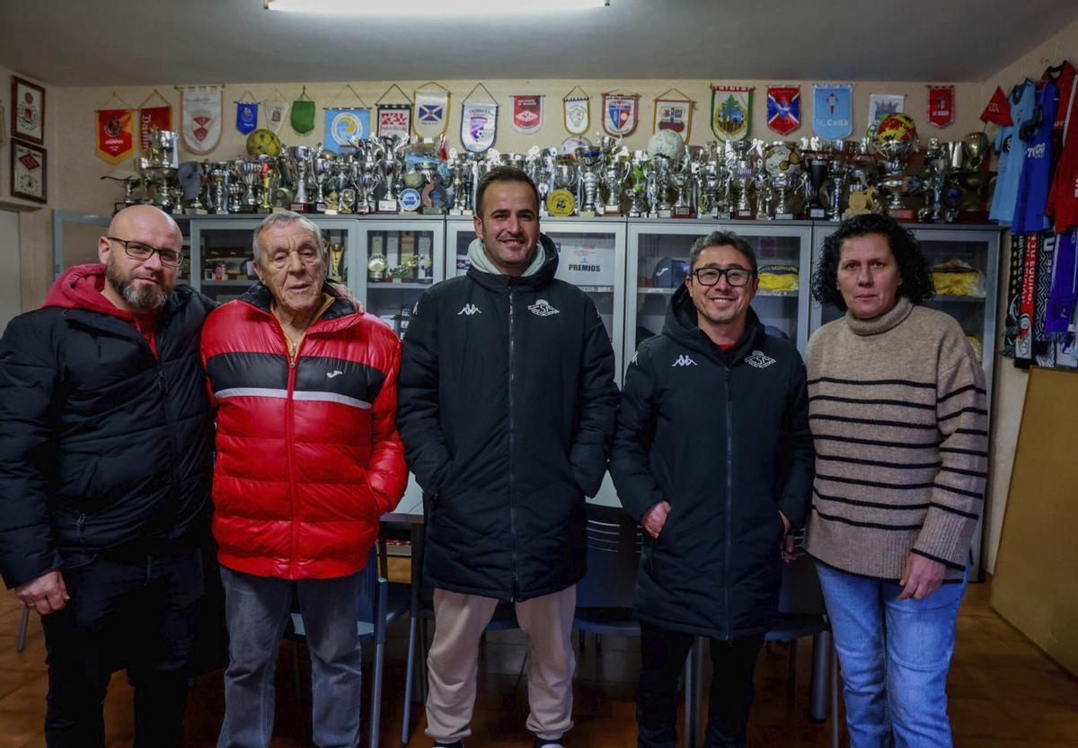 El equipo de trabajo del 75 aniversario ejemplifica  la identificación de Vilaxoán con el club.