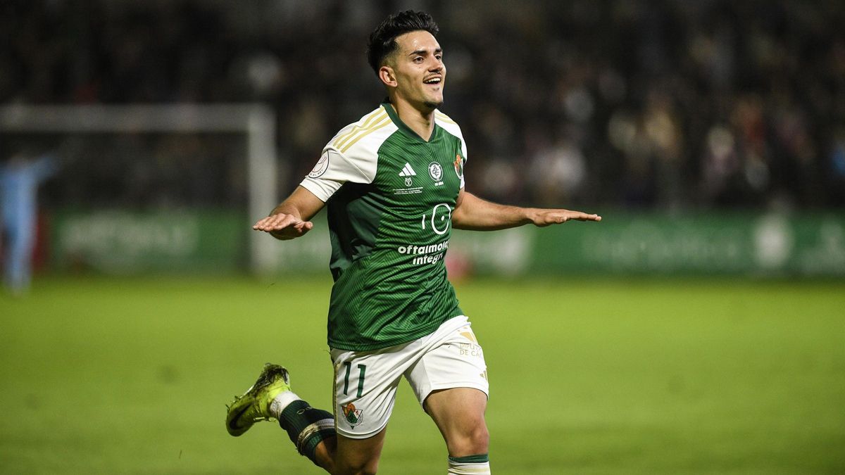 Merencio, celebrando su gol al Atlético de Madrid.