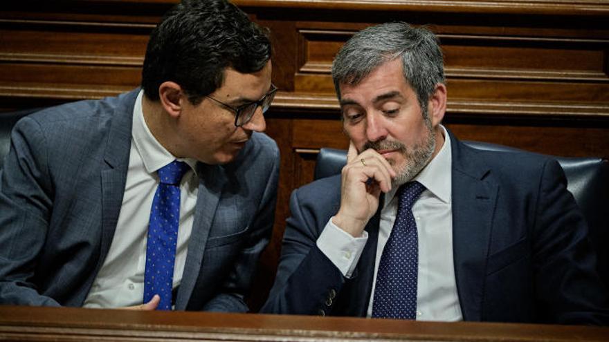 El presidente de Canarias, Fernando Clavijo, en su comparecencia ante el pleno del Parlamento para hablar de su situación en el Caso Grúas. | 12/03/2019
