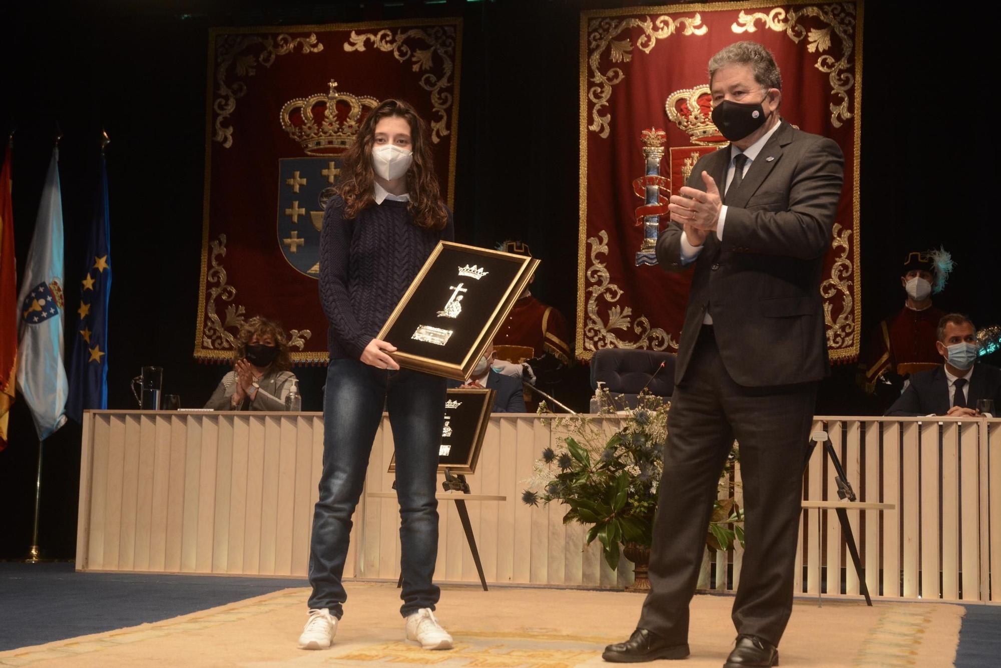 Sanitarios y Paula Dapena reciben los premios Cidade de Pontevedra 2020