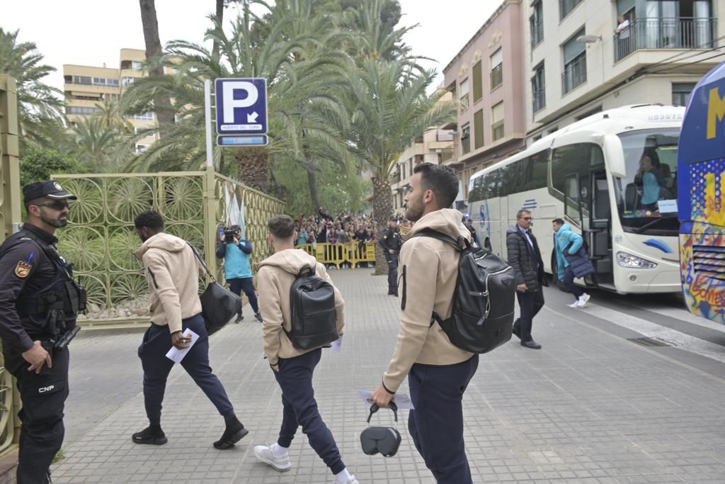 Llegada del Barça a Elche para el partido de esta noche en el Martínez Valero (21:00 horas)