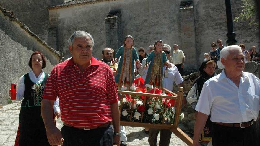 Desarrollo de la procesión con San Justo y Pastor.