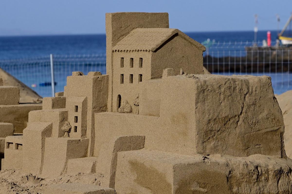 Preparación del Belén de Arena de Las Canteras