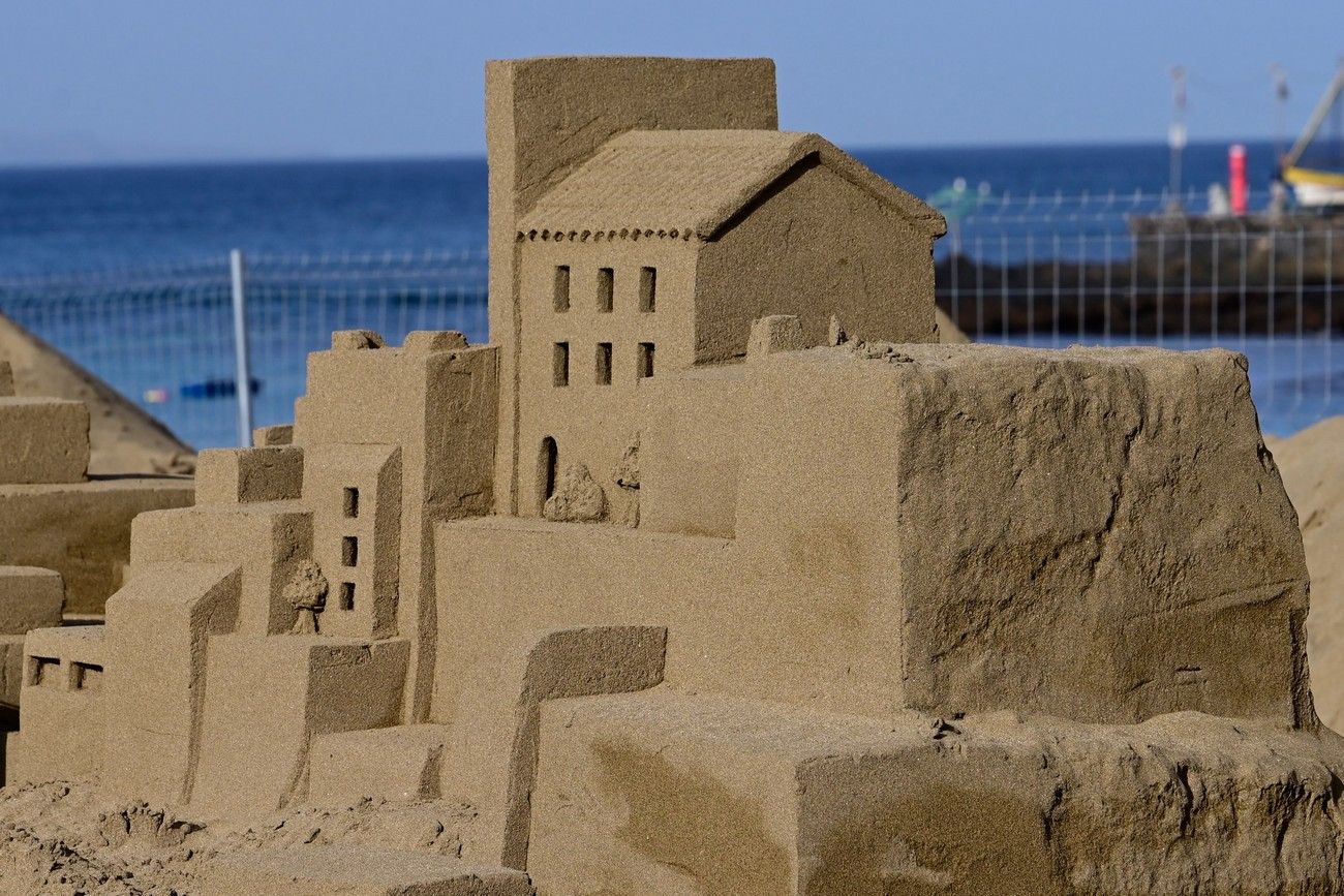 Preparación del Belén de Arena de Las Canteras