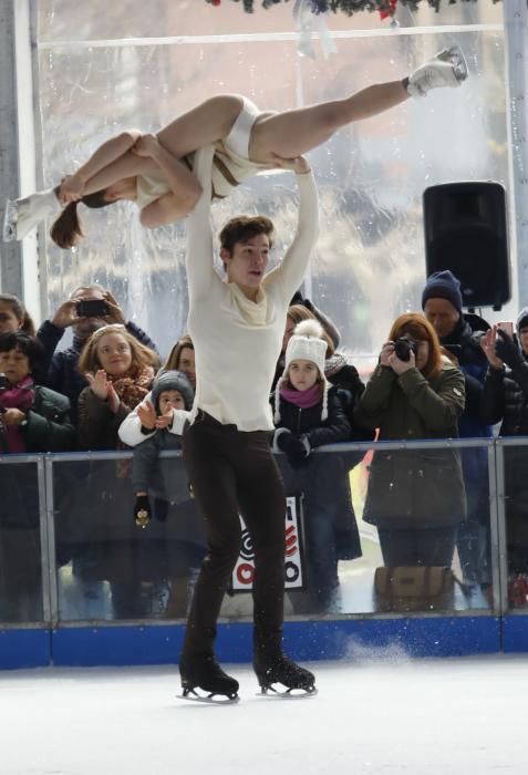 Exhibición de patinaje sobre hielo en Gijón