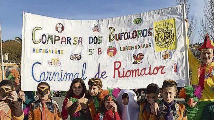 La Corrida do Galo, en Vilaboa, se aplaza al domingo y Riomaior celebra el Carnaval